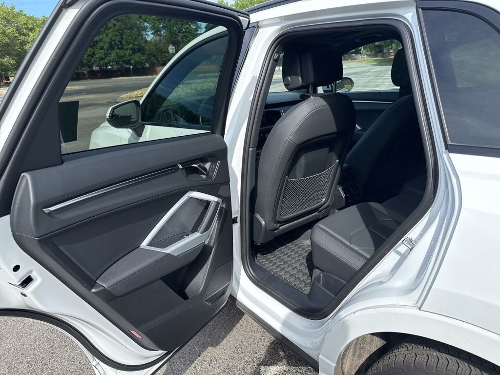 2023 Audi Q3 Premium quattro