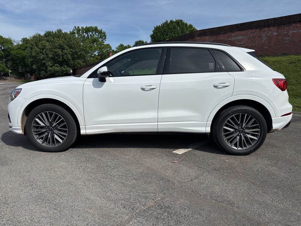 2023 Audi Q3 Premium quattro