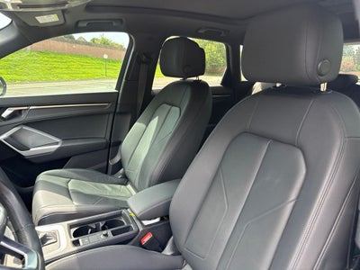 2022 Audi Q3 Premium quattro