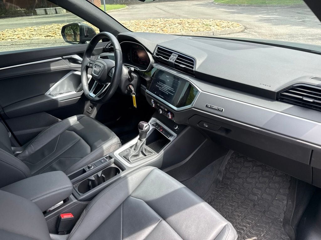 2022 Audi Q3 Premium quattro