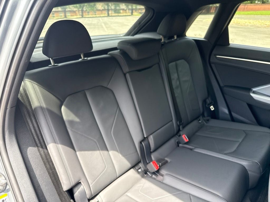 2022 Audi Q3 Premium quattro