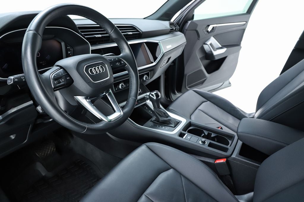 2022 Audi Q3 Premium quattro