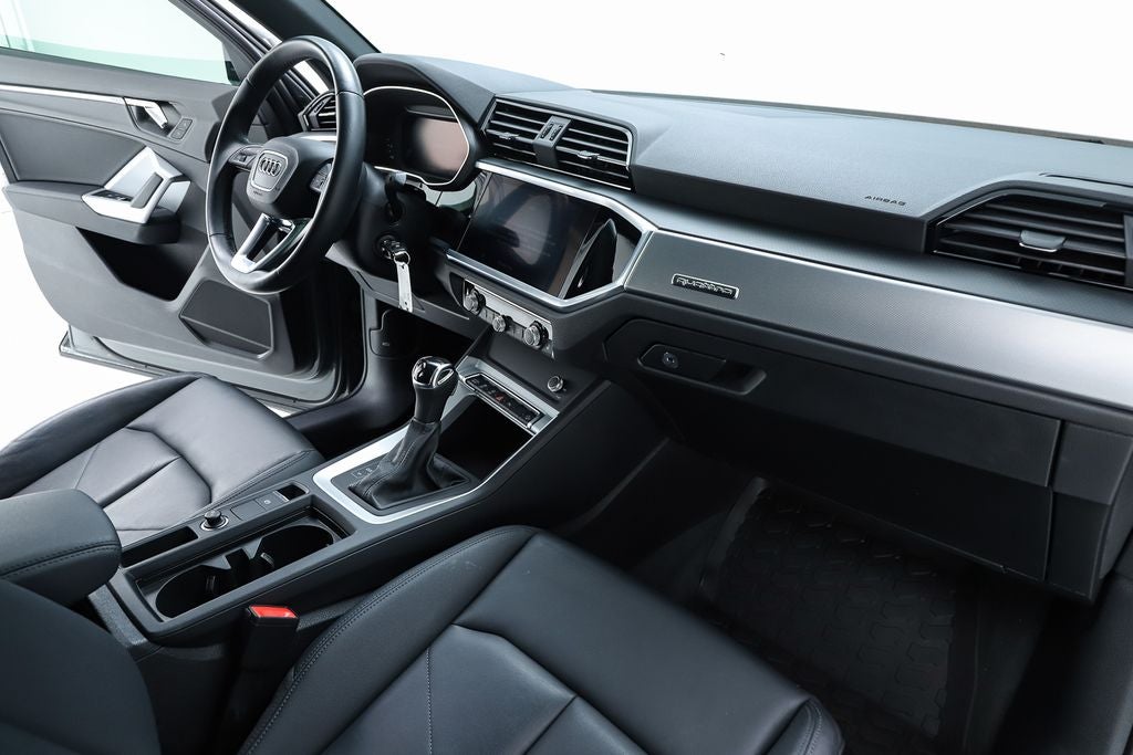 2022 Audi Q3 Premium quattro