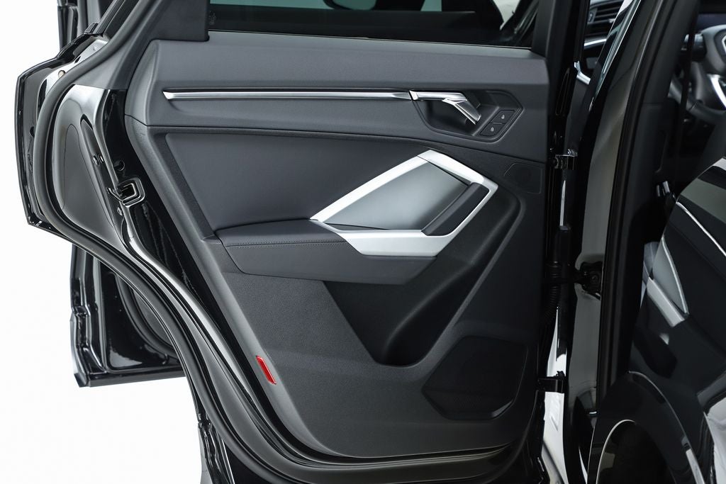 2023 Audi Q3 Premium quattro