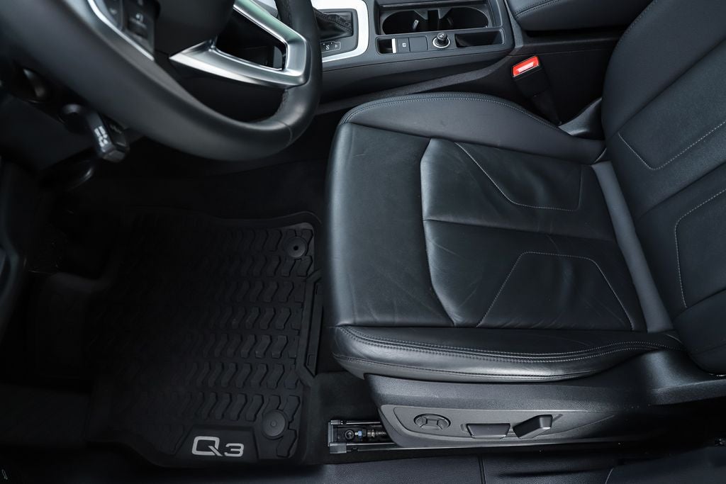 2023 Audi Q3 Premium quattro