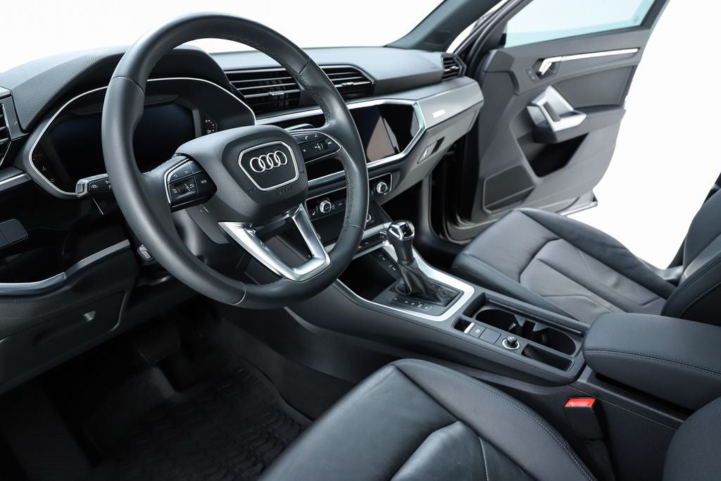 2023 Audi Q3 Premium quattro