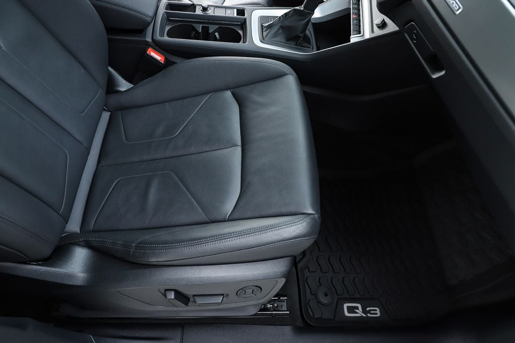 2023 Audi Q3 Premium quattro