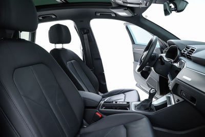 2023 Audi Q3 Premium quattro