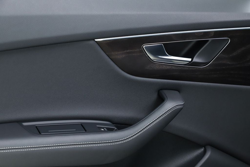 2023 Audi Q8 55 Premium Plus quattro