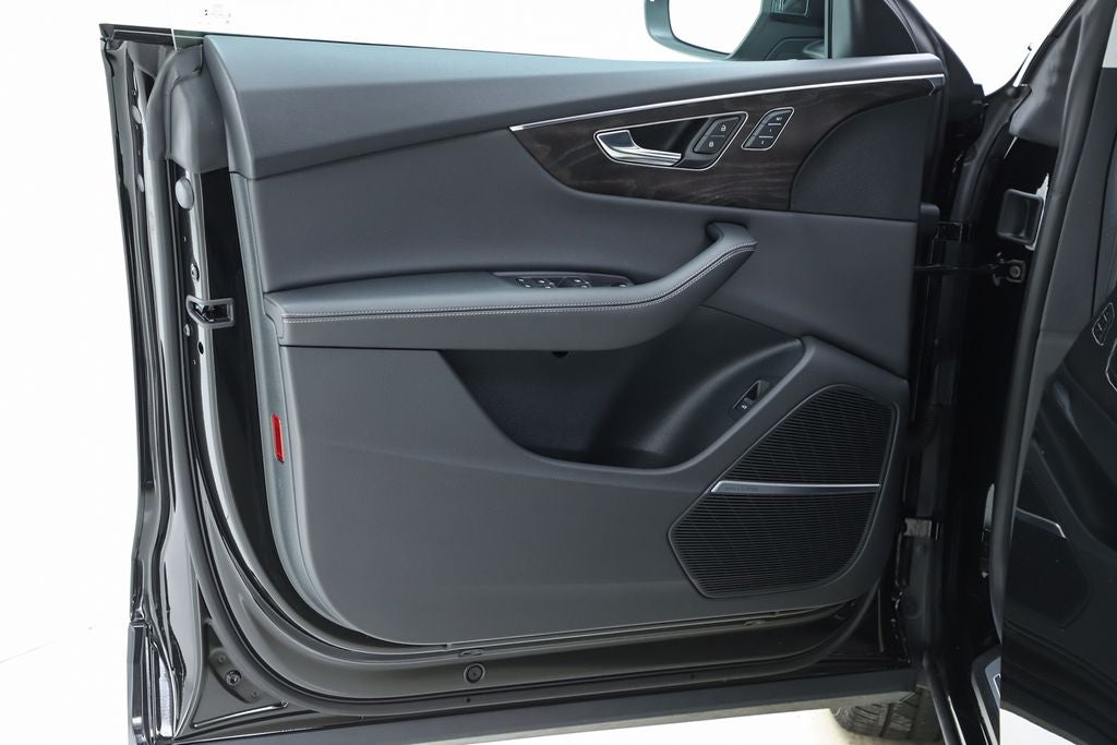 2023 Audi Q8 55 Premium Plus quattro