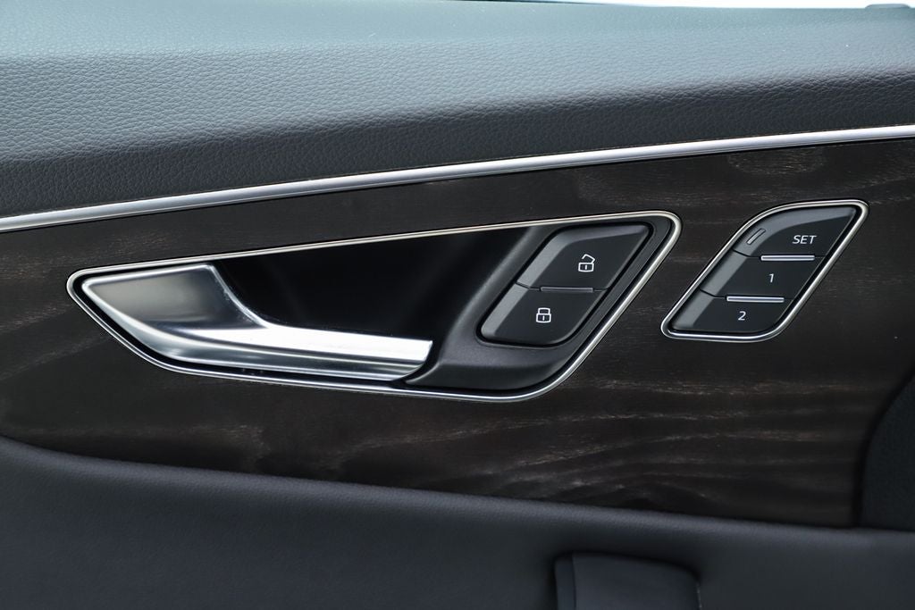 2023 Audi Q8 55 Premium Plus quattro