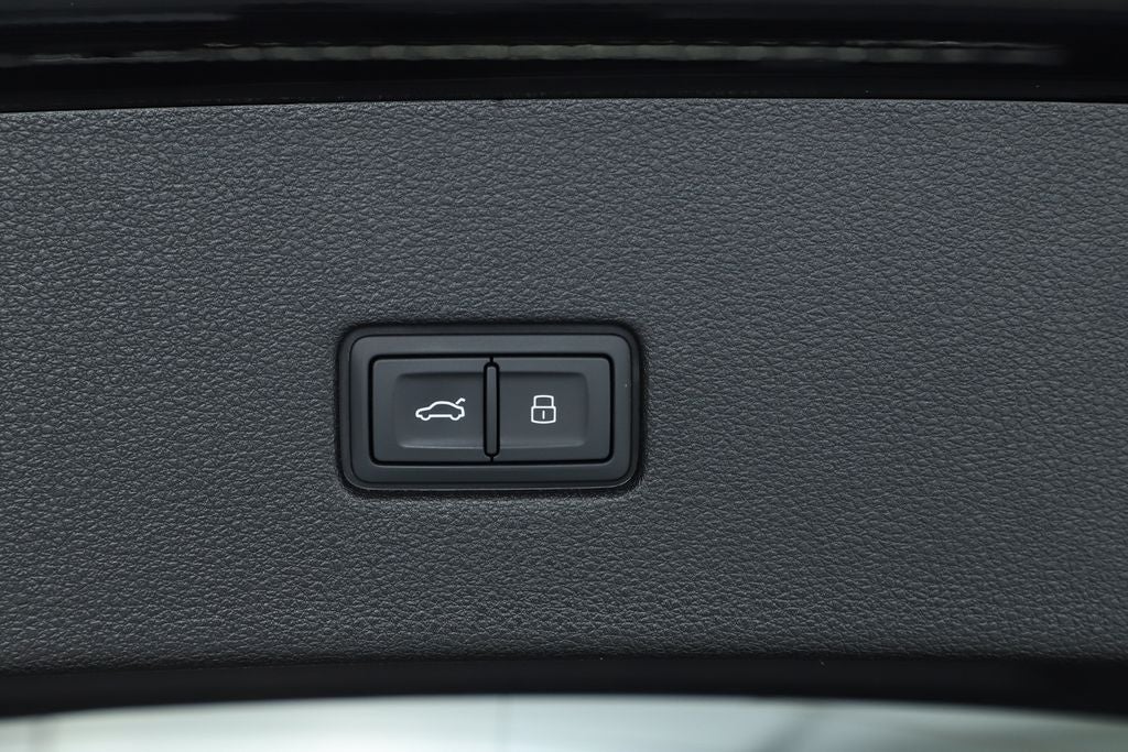 2023 Audi Q8 55 Premium Plus quattro