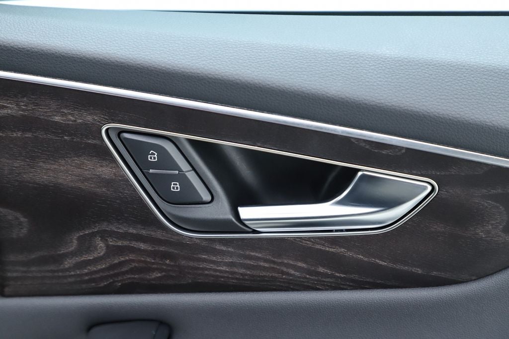 2023 Audi Q8 55 Premium Plus quattro