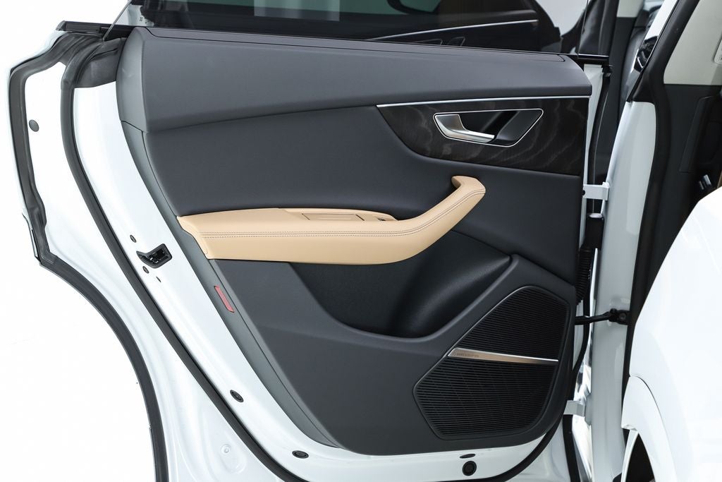 2025 Audi Q8 55 Premium Plus quattro