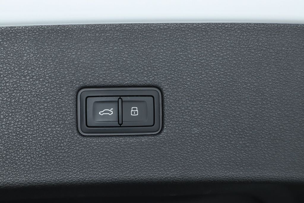 2025 Audi Q8 55 Premium Plus quattro