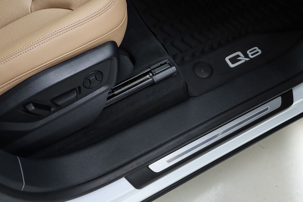 2025 Audi Q8 55 Premium Plus quattro
