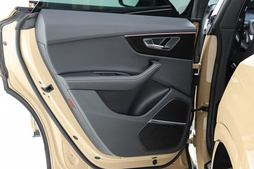 2025 Audi Q8 55 Premium Plus quattro