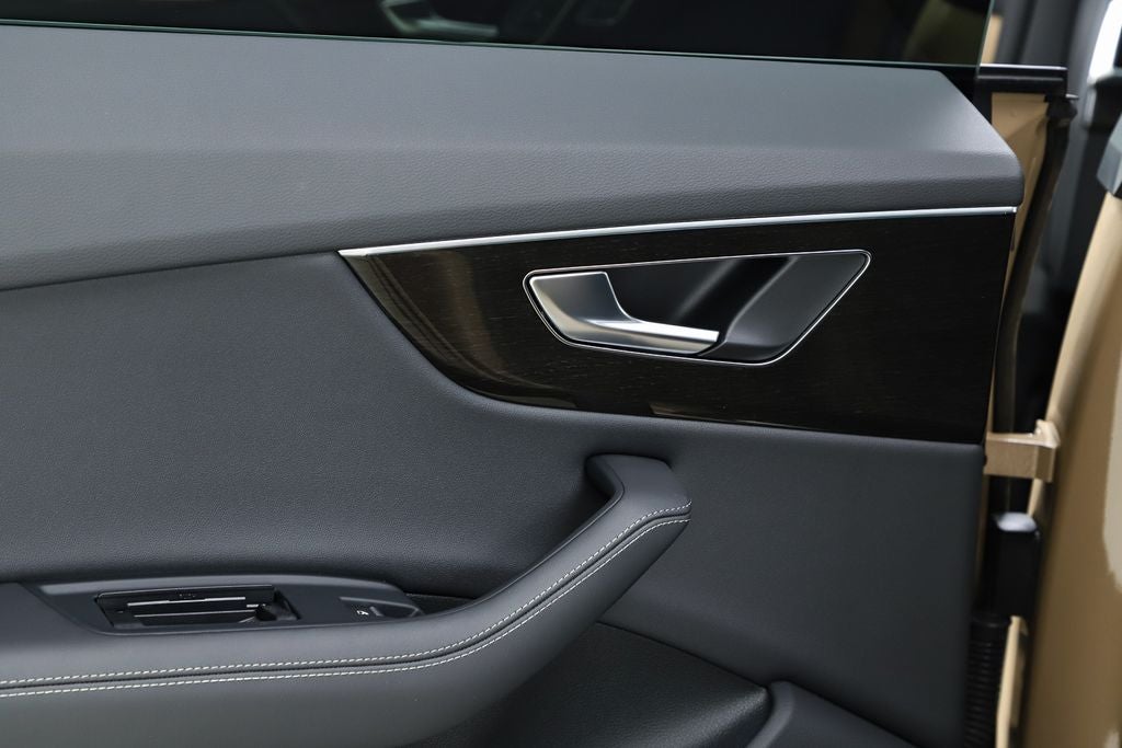 2025 Audi Q8 55 Premium Plus quattro