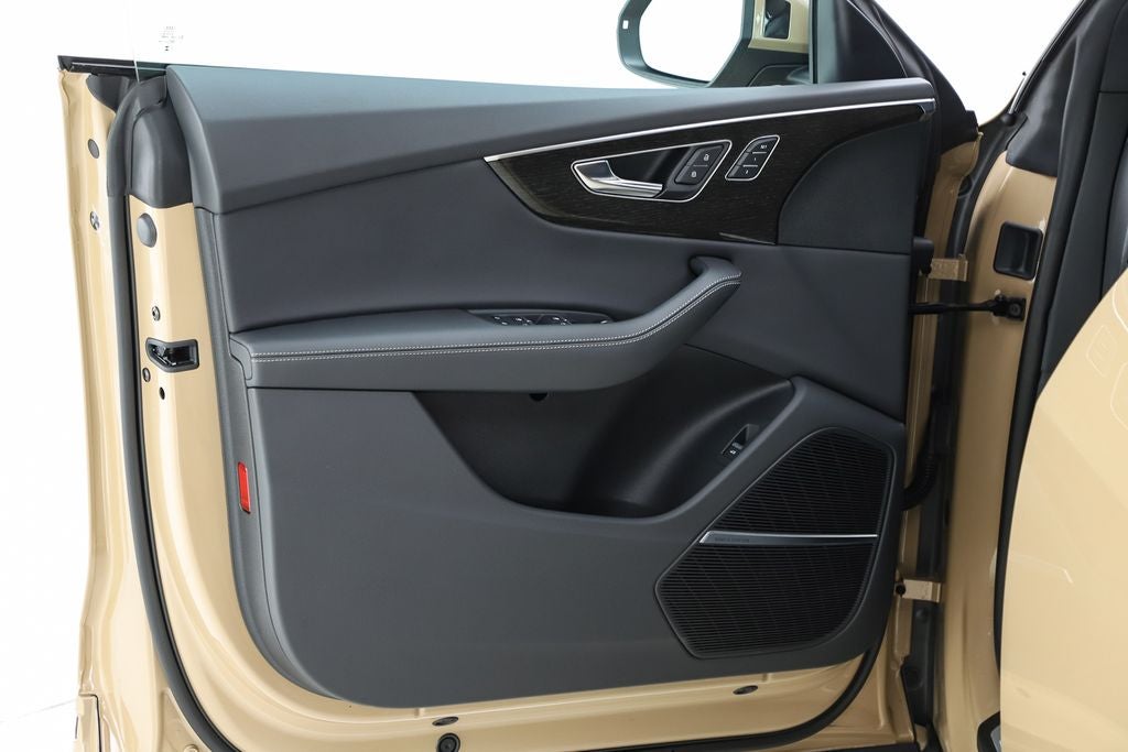 2025 Audi Q8 55 Premium Plus quattro