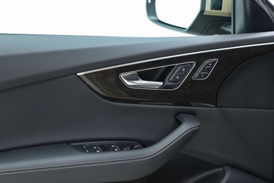 2025 Audi Q8 55 Premium Plus quattro