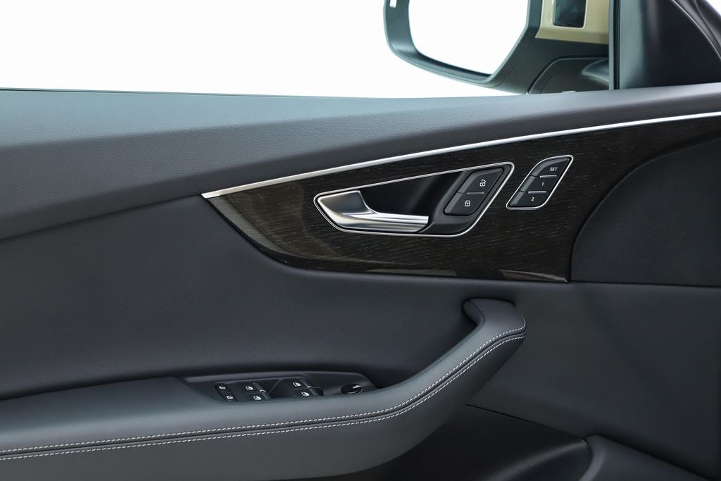 2025 Audi Q8 55 Premium Plus quattro