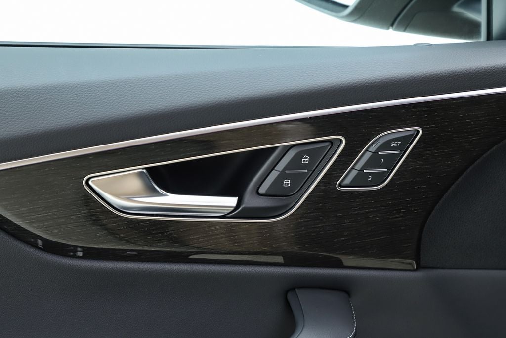 2025 Audi Q8 55 Premium Plus quattro