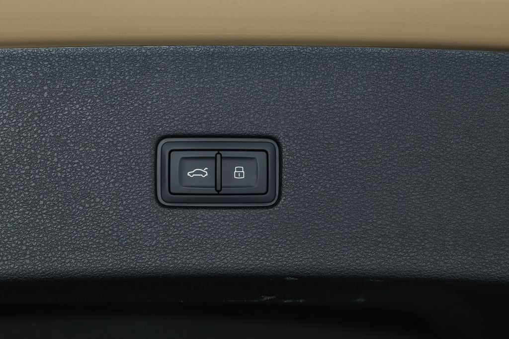2025 Audi Q8 55 Premium Plus quattro