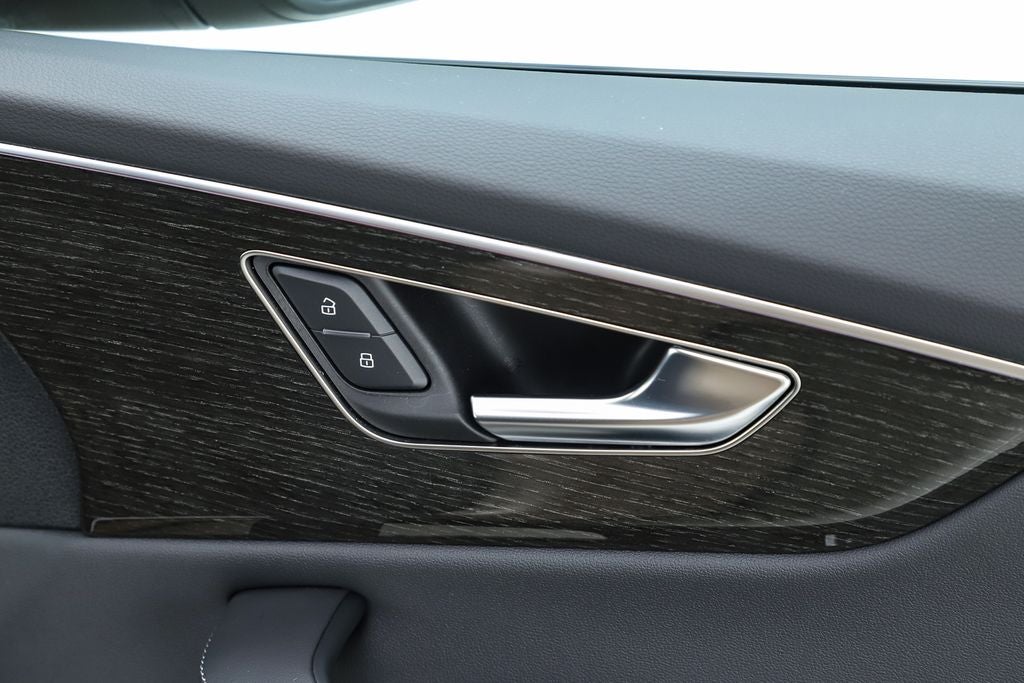 2025 Audi Q8 55 Premium Plus quattro
