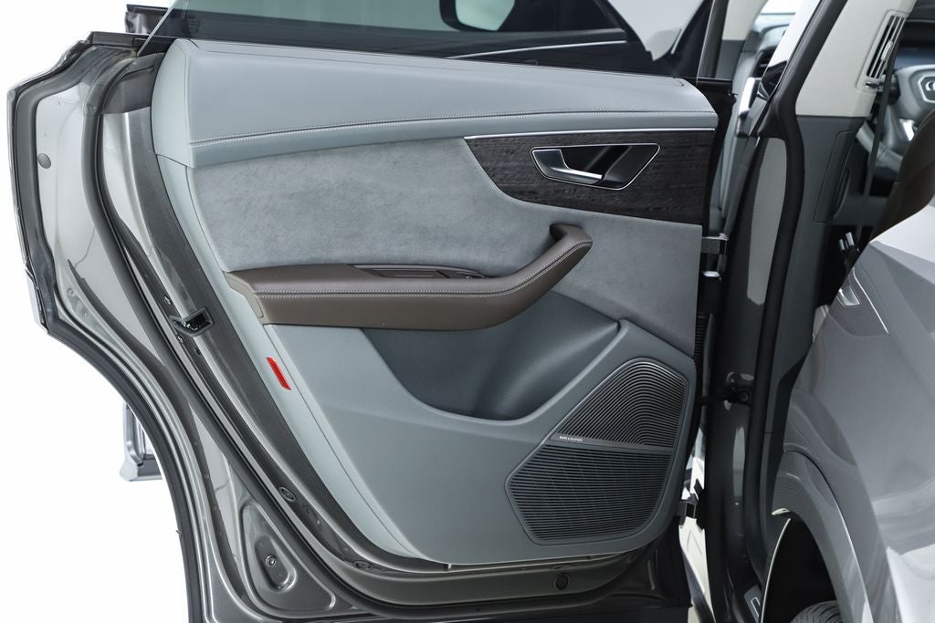 2023 Audi Q8 55 Prestige quattro