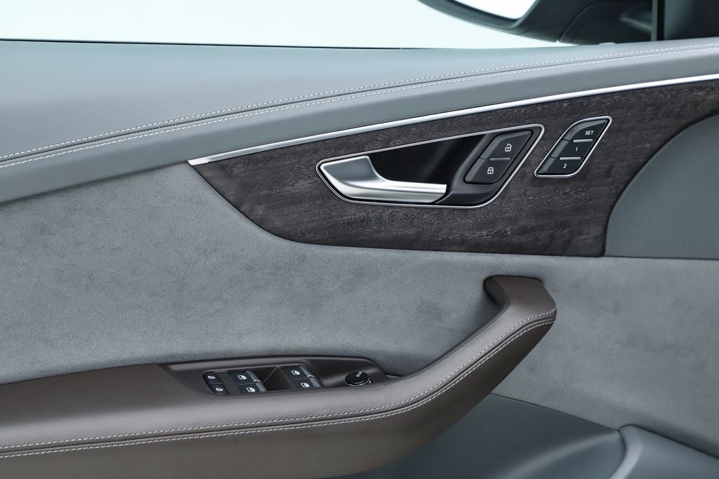 2023 Audi Q8 55 Prestige quattro