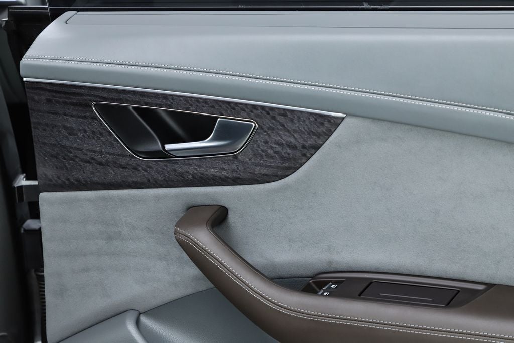 2023 Audi Q8 55 Prestige quattro