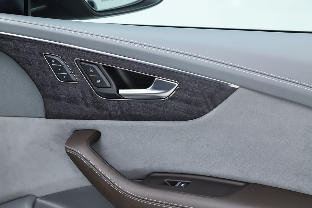 2023 Audi Q8 55 Prestige quattro