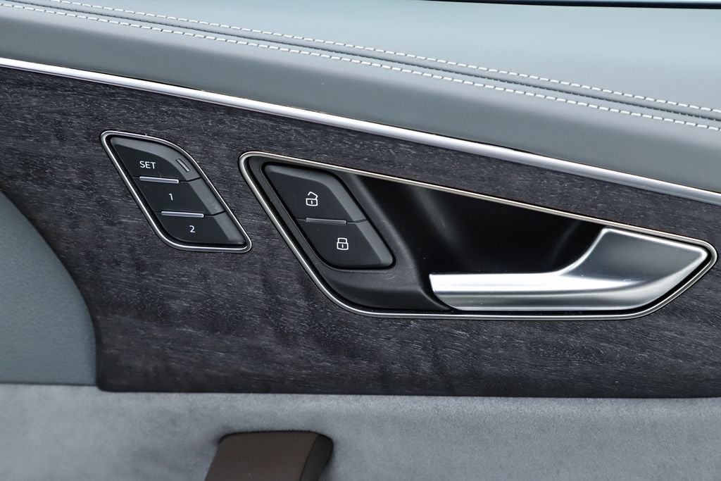 2023 Audi Q8 55 Prestige quattro