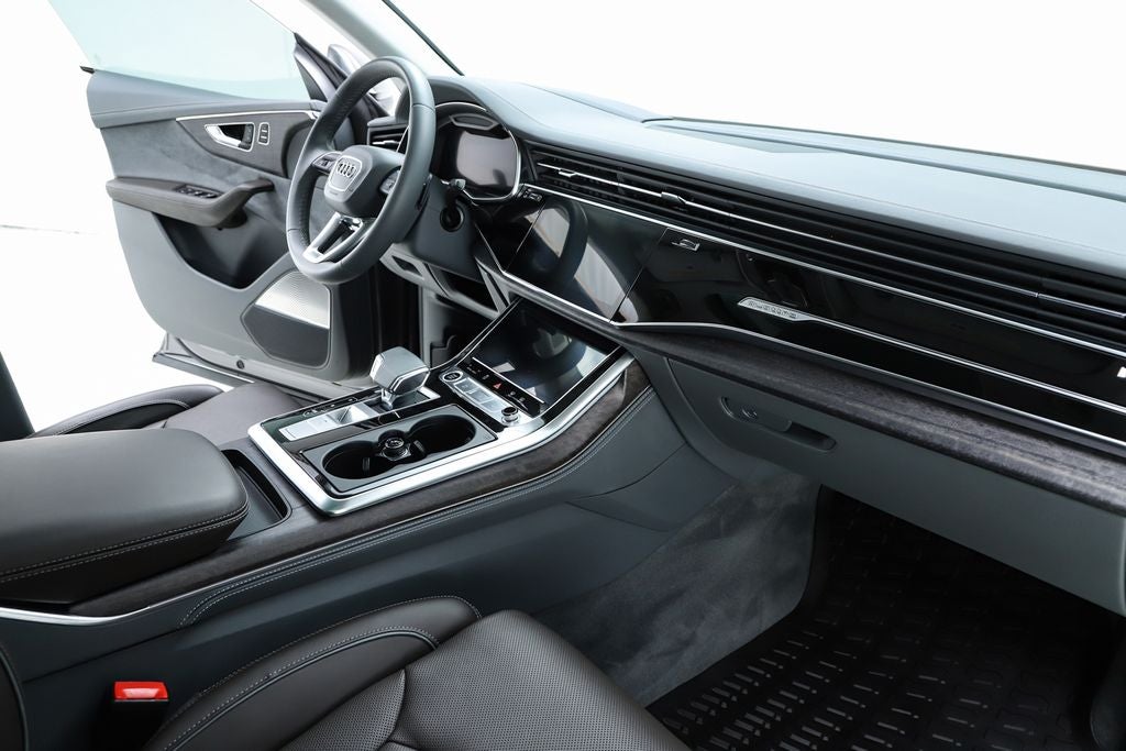 2023 Audi Q8 55 Prestige quattro