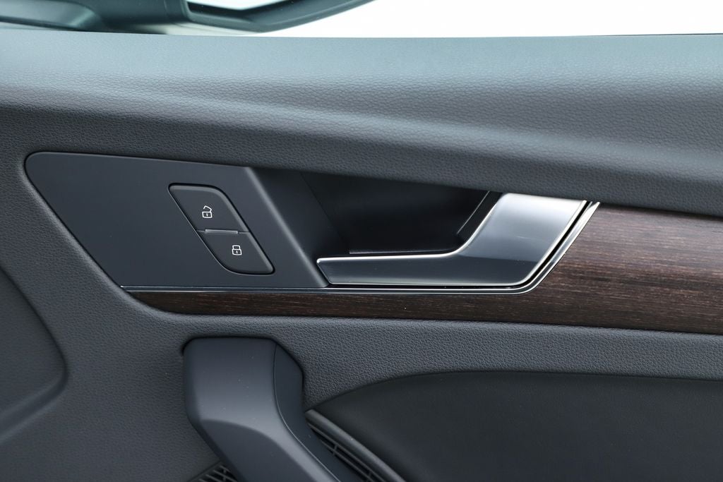 2023 Audi Q5 45 S line Premium Plus quattro