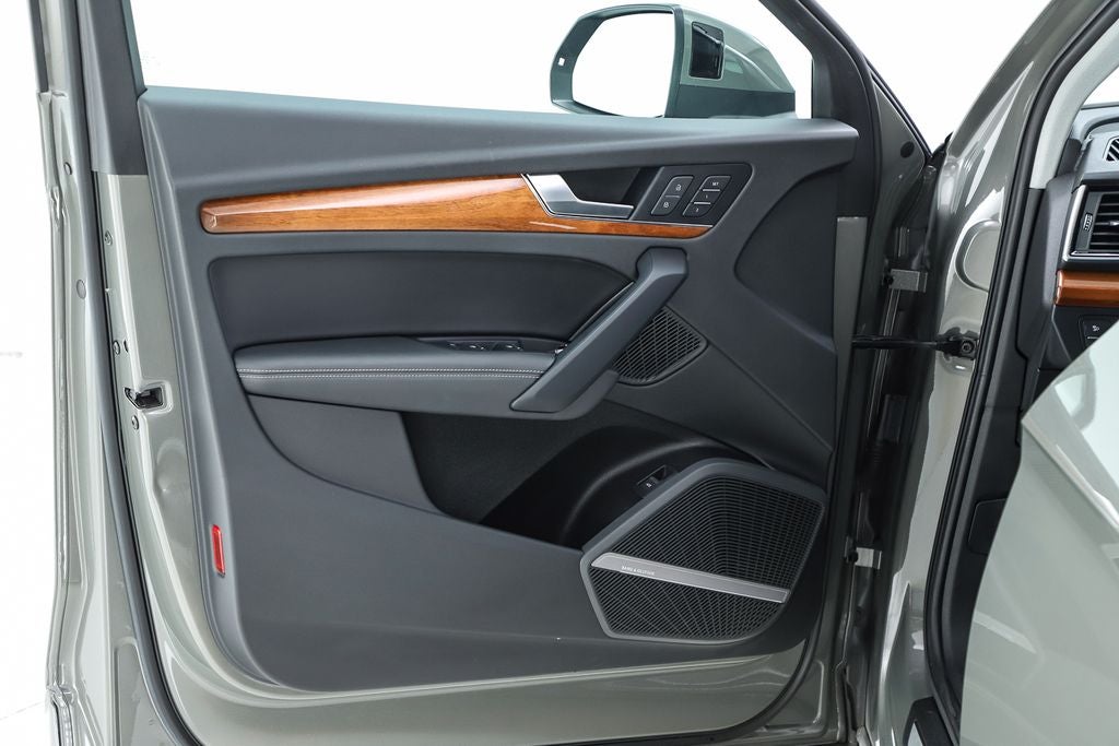 2023 Audi Q5 45 S line Premium quattro