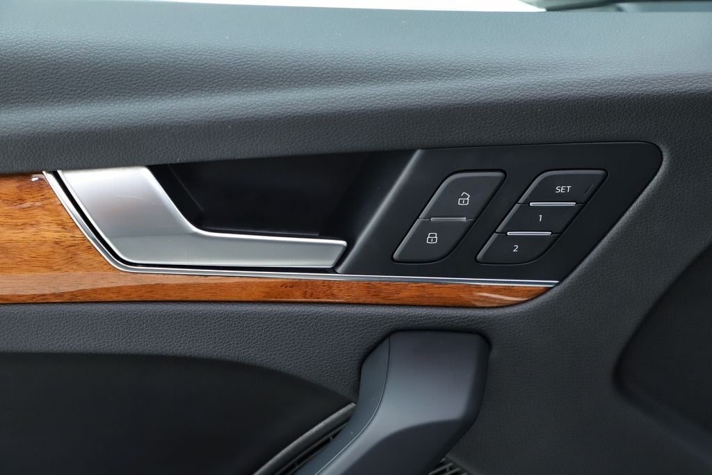2023 Audi Q5 45 S line Premium quattro