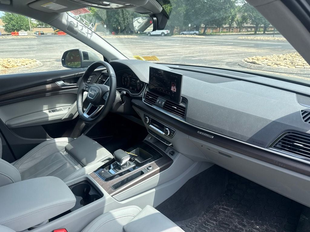 2023 Audi Q5 45 S line Premium Plus quattro