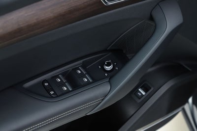 2023 Audi Q5 45 S line Premium quattro