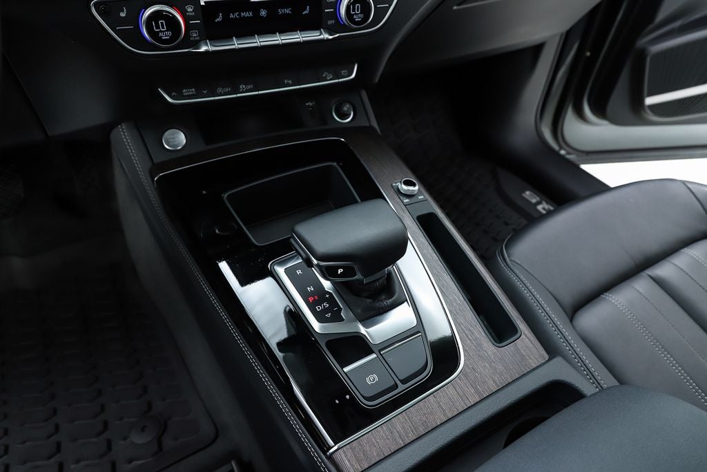 2023 Audi Q5 45 S line Premium quattro