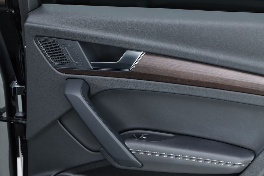 2023 Audi Q5 45 S line Premium quattro