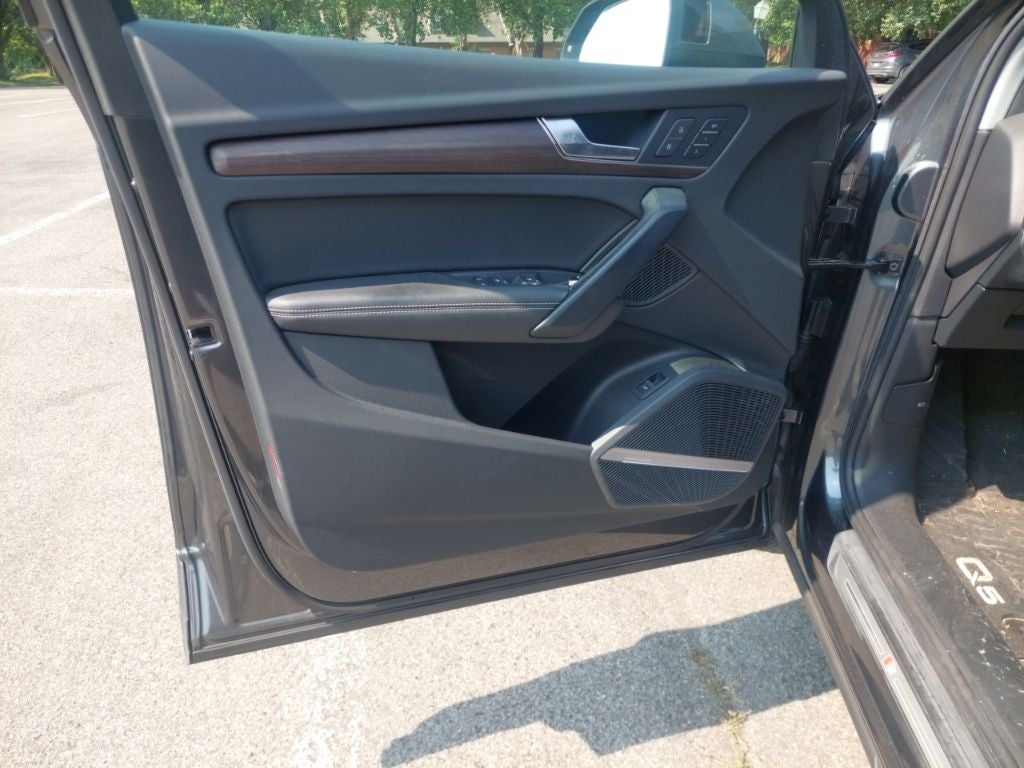2023 Audi Q5 45 S line Premium quattro