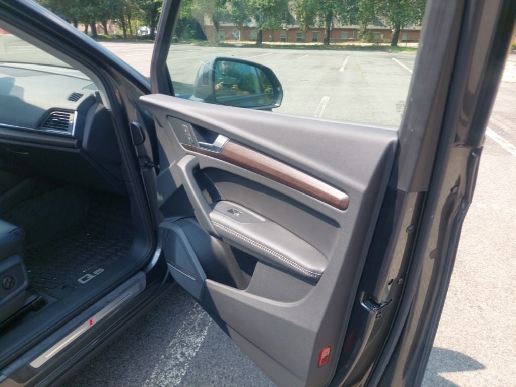 2023 Audi Q5 45 S line Premium quattro