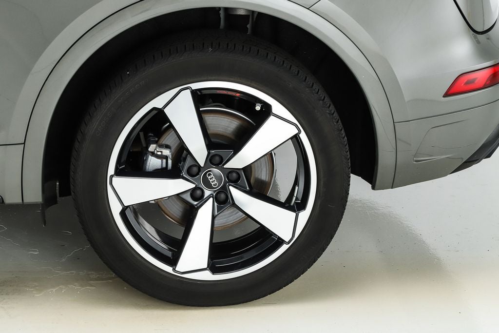 2023 Audi Q5 45 S line Premium quattro