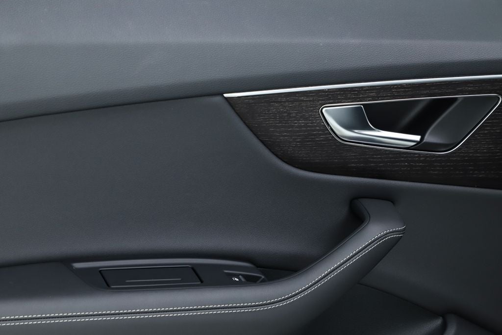 2023 Audi Q8 55 Premium Plus quattro
