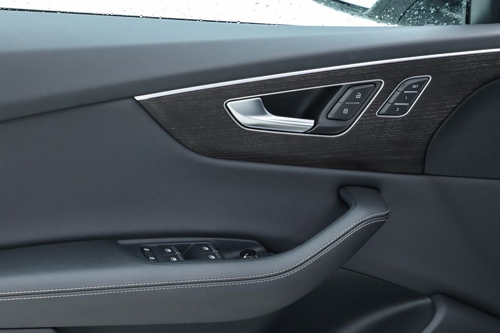 2023 Audi Q8 55 Premium Plus quattro