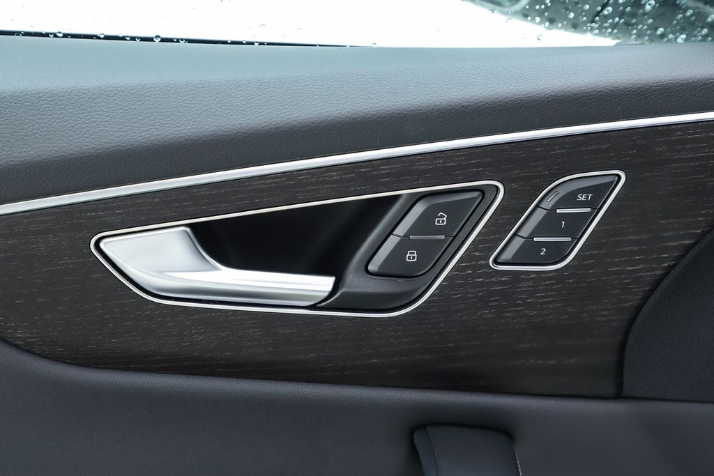 2023 Audi Q8 55 Premium Plus quattro