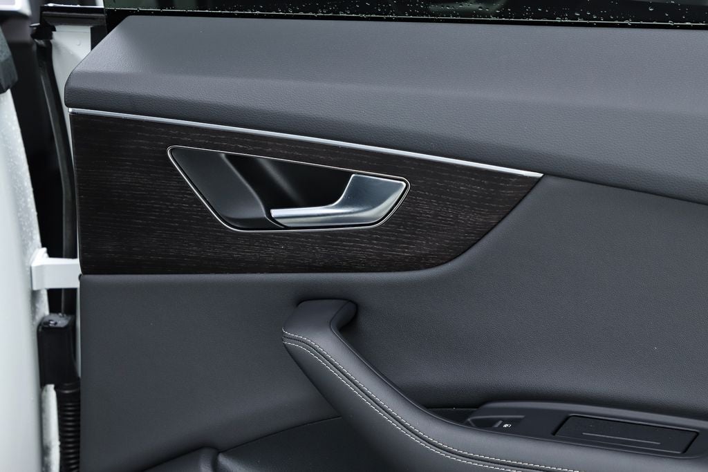 2023 Audi Q8 55 Premium Plus quattro