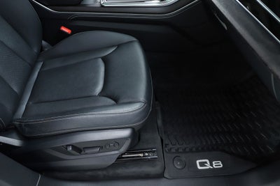 2023 Audi Q8 55 Premium Plus quattro