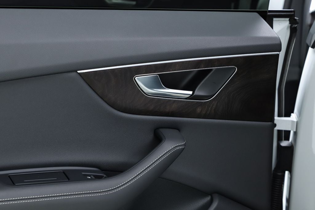 2023 Audi Q8 55 Premium Plus quattro